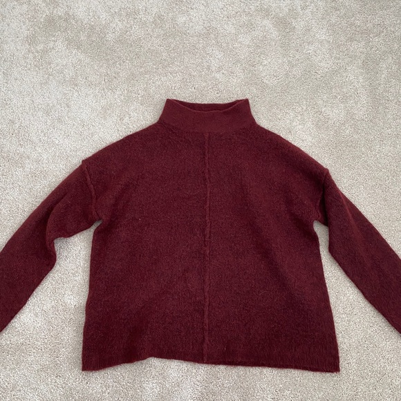 Universal thread red sweater - Picture 5 of 7
